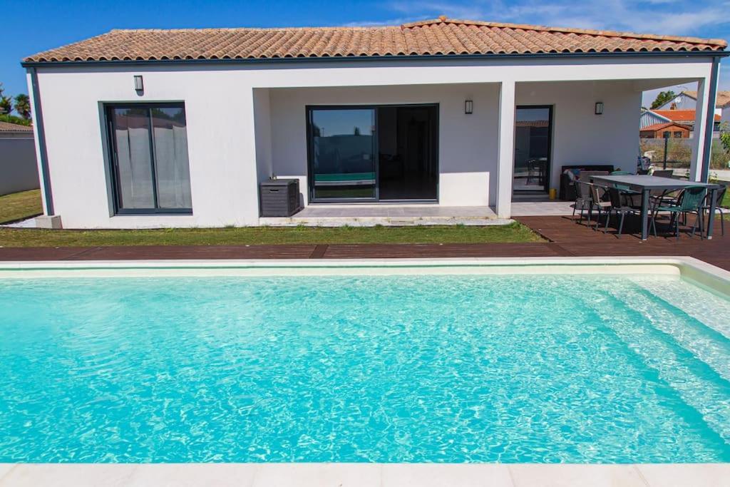 VILLA avec PISCINE chauffée trois chambres Saint-Sulpice-de-Royan Exterior foto