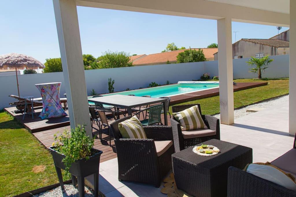 VILLA avec PISCINE chauffée trois chambres Saint-Sulpice-de-Royan Exterior foto